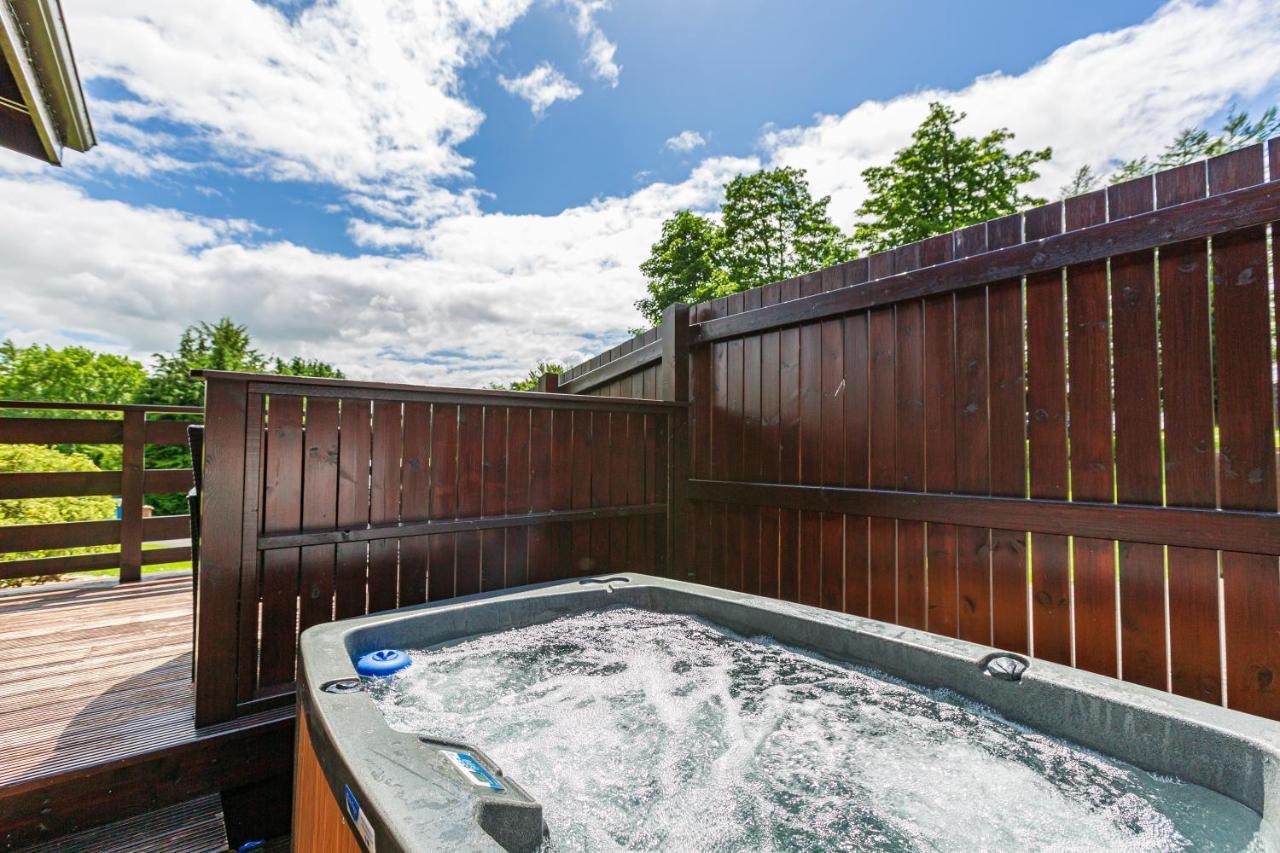 Bluebell Lodge 9 With Hot Tub Newton Stewart Exterior foto